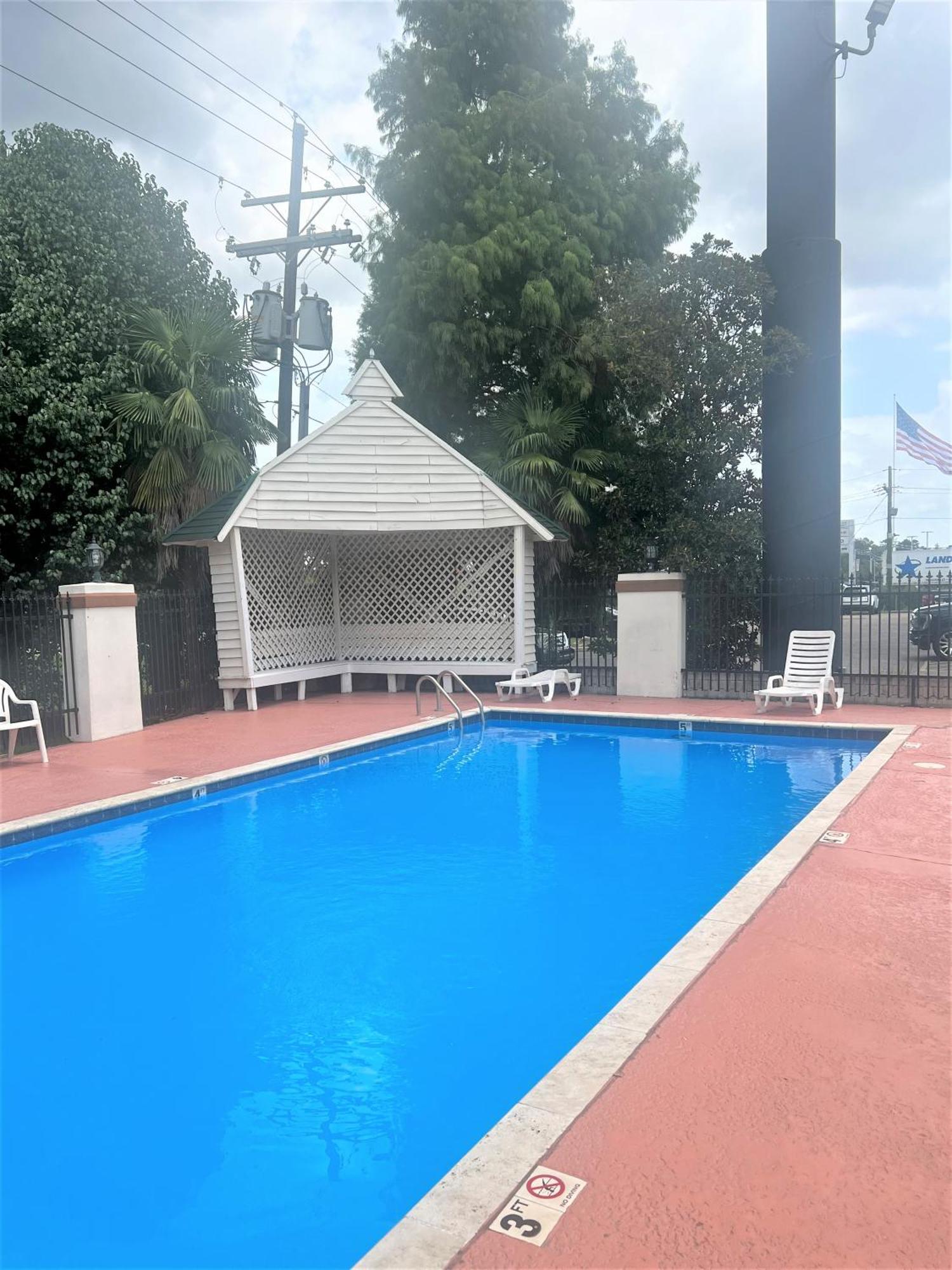 Days Inn By Wyndham Denham Springs-Baton Rouge East Dış mekan fotoğraf