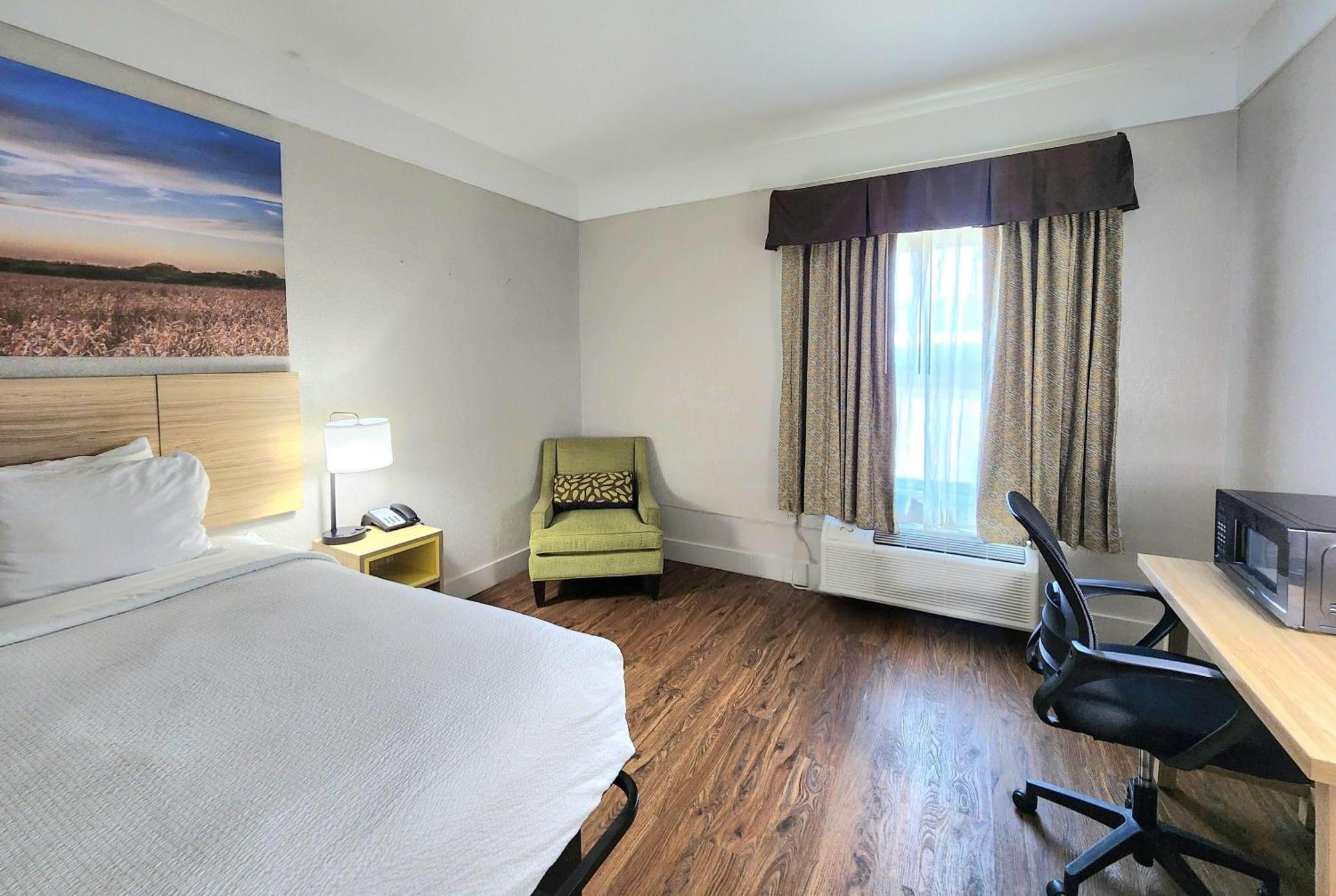 Days Inn By Wyndham Denham Springs-Baton Rouge East Dış mekan fotoğraf