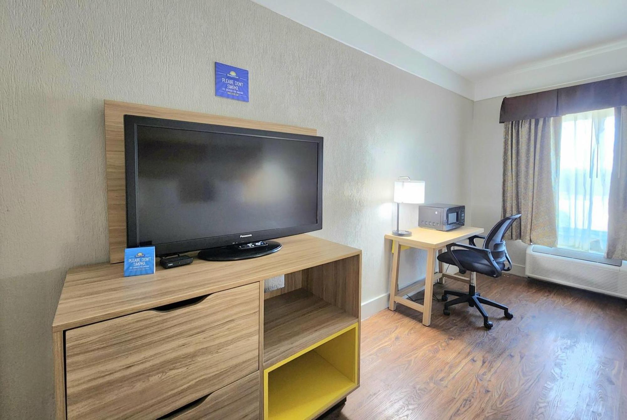 Days Inn By Wyndham Denham Springs-Baton Rouge East Dış mekan fotoğraf